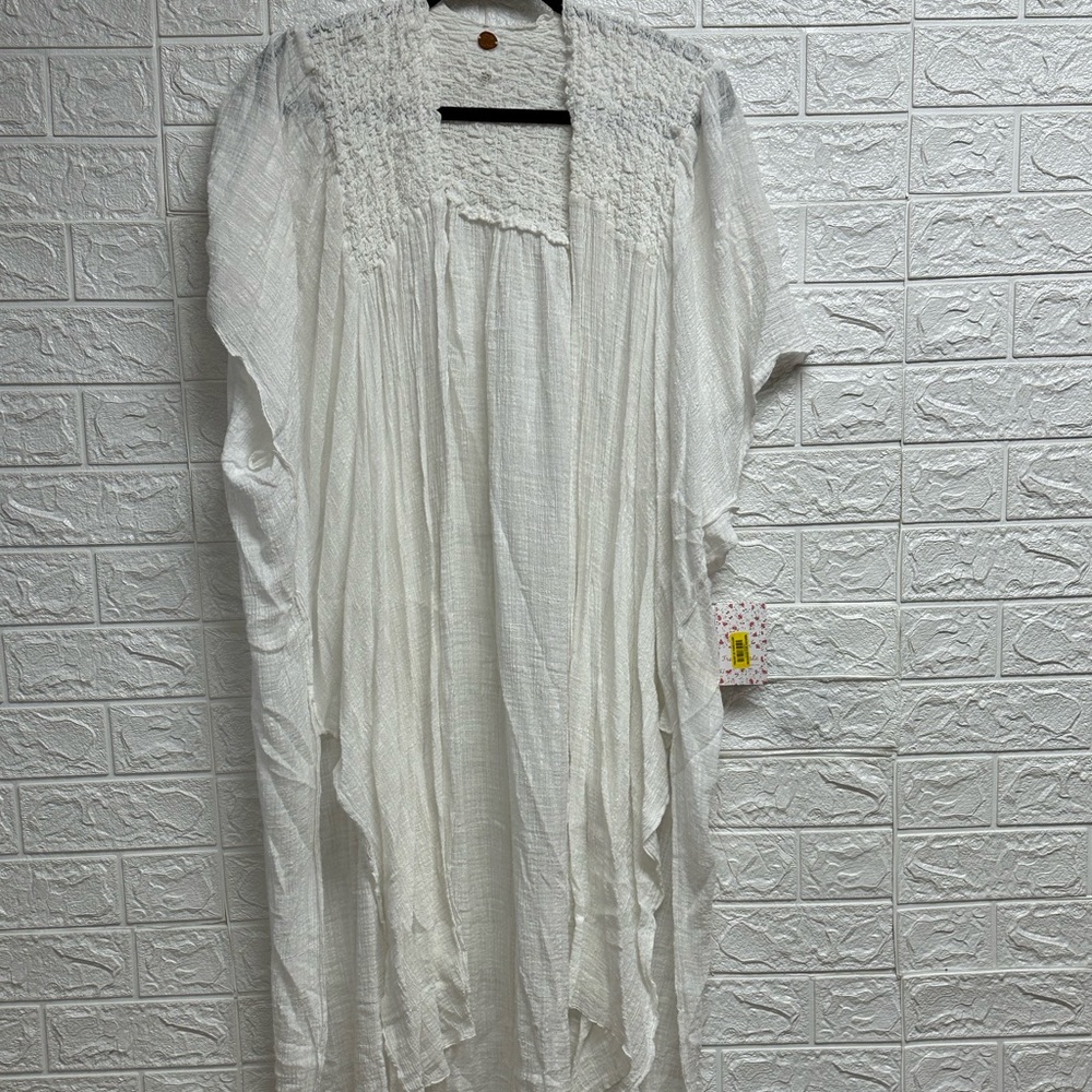 Free people new white cardigan/shawl size m/l